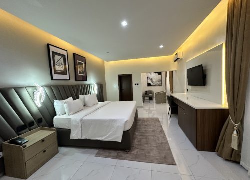 STUDIO ROOM