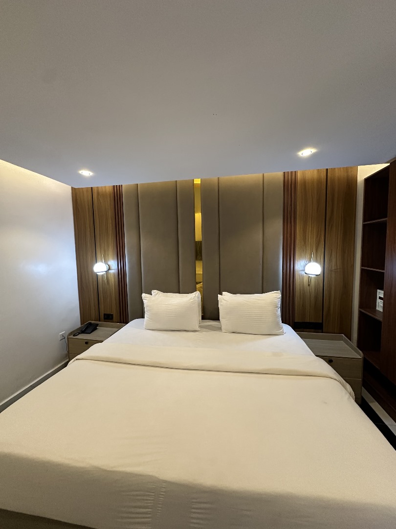 BUSINESS SUITE