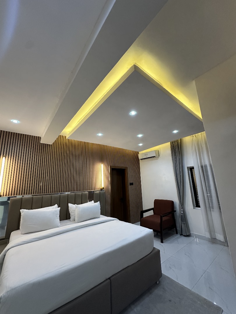 MINISTERIAL SUITE