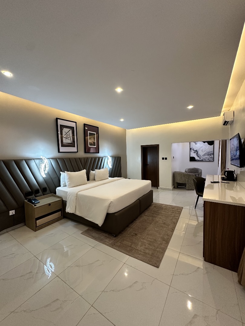 STUDIO ROOM